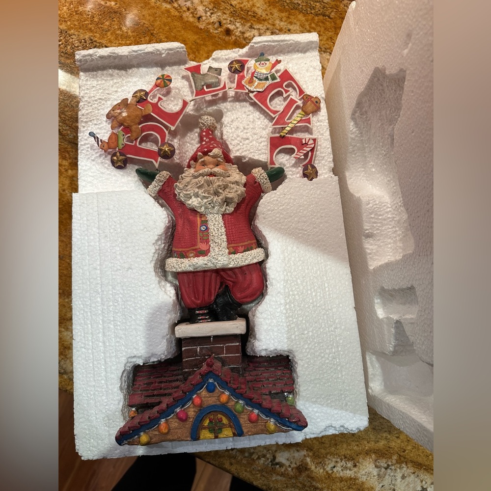 Mary Engelbreit BELIEVE Santa Rooftop 15” figurine original box. 1999 Enesco